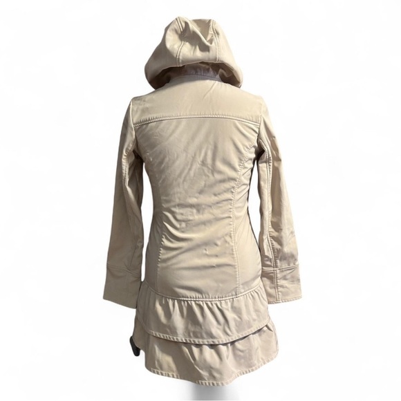 Athleta Shelter Cove Rain Jacket Sz S Beige Ruffle Long Soft Shell Hooded Trench - Picture 2 of 8